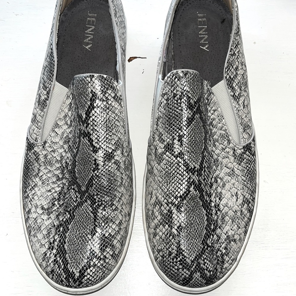 Jenny by Ara women’s snake grain flat shoes size 11